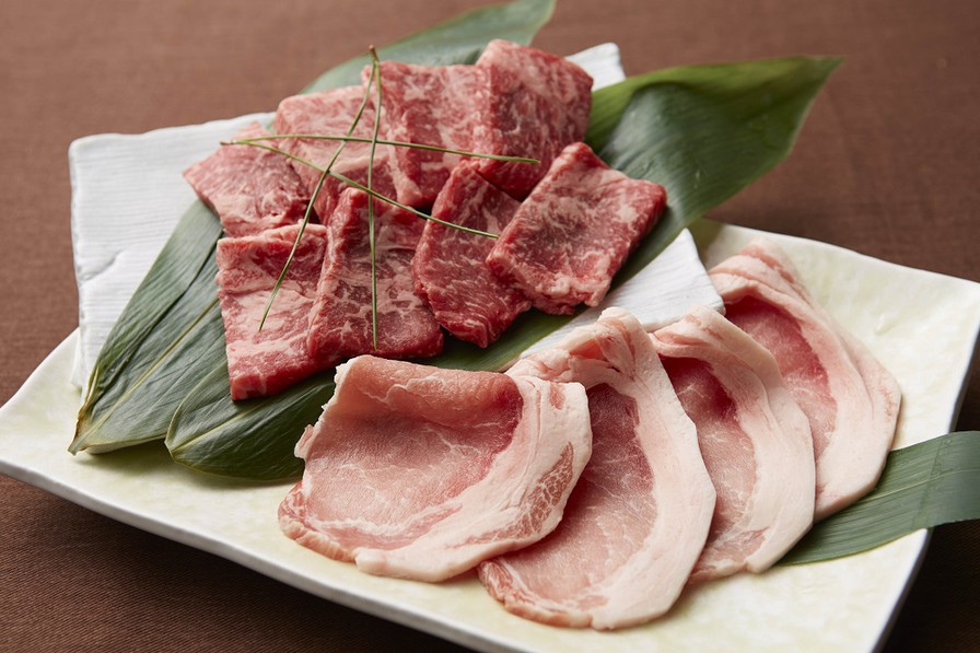 石焼ランチ木立 新緑肉アップ