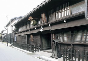 渡辺酒造店玄関 木春堂用