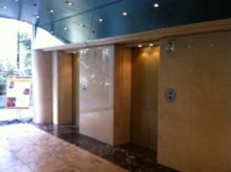 新館エレベーターホール